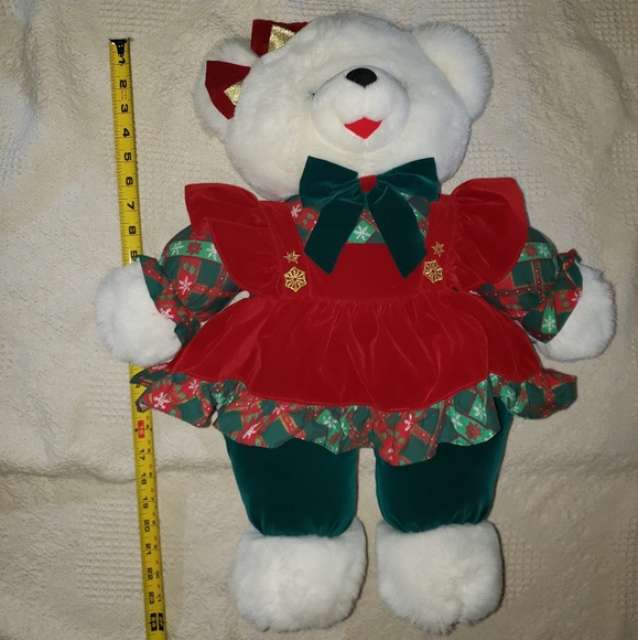 Beautiful Christmas Bear - Picture 3 of 4